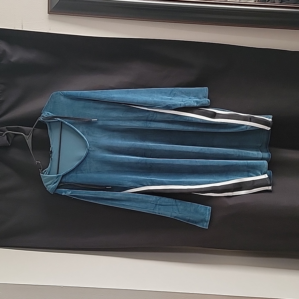 Green hooded dress size 1x